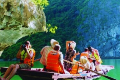 Halong Bay - Ao Ech area - Tuan Chau Marina – Hanoi (B, Br)